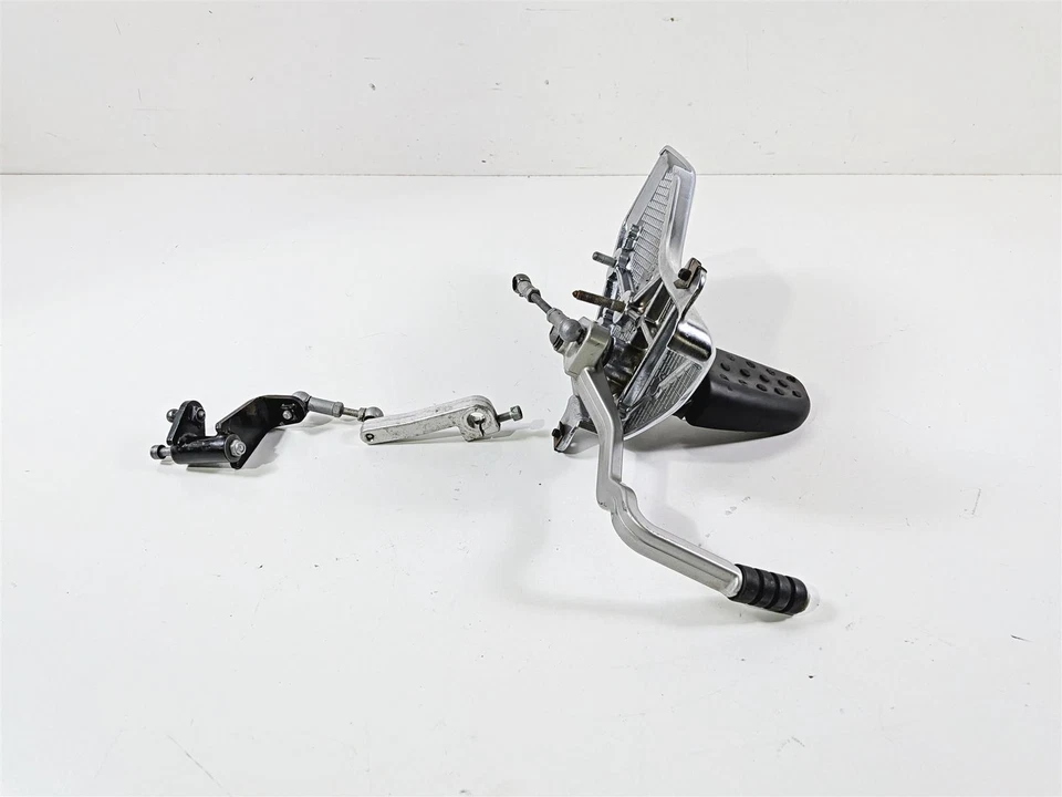 2002 BMW K1200LT 89V3 Left Chrome Footpeg Set & Shifter 46717682133 - Image 3 of 4