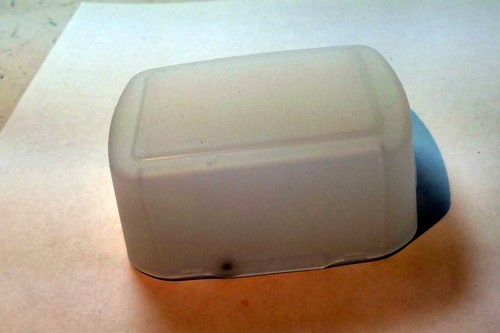 Flash Diffuser Bounce Flash Dome soft white w/ magnet - not sure model - Picture 2 of 4