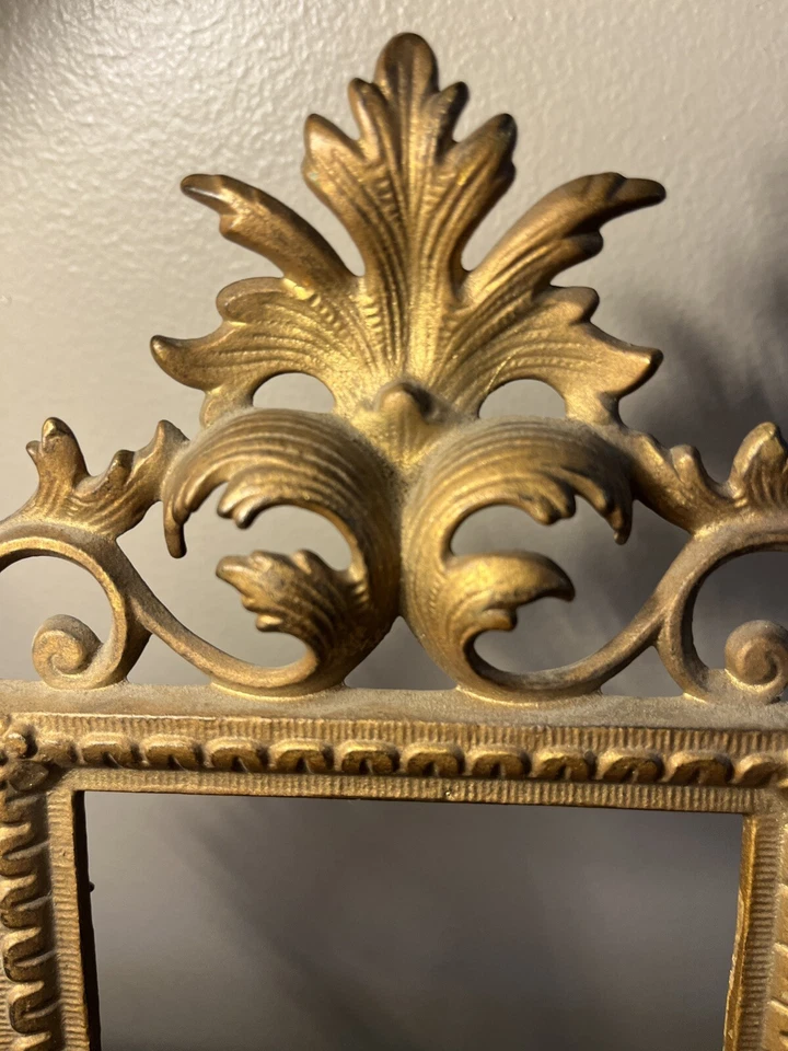 Caballete victoriano para marco de fotos con acabado de hierro fundido tono dorado para foto 6”x4” Foto 4 de 4