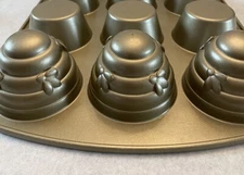 Williams Sonoma Beehive Cupcake Pan