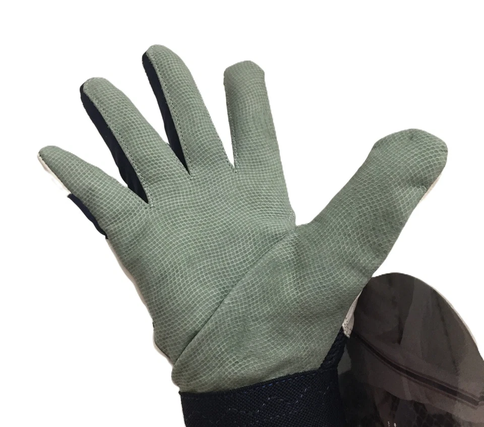 Combat Sports Ultra Dry Mesh Navy/White  batting Gloves Youth size - Image 3 of 4