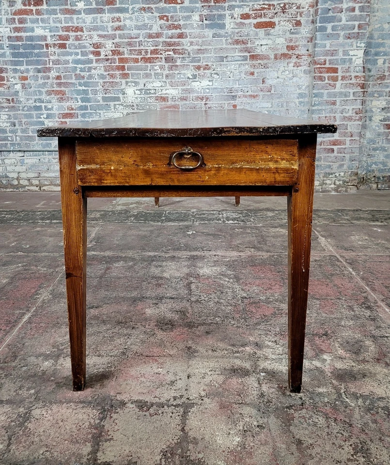Mesa de comedor grande 98" de 98" de granja francesa del siglo XIX Foto 4 de 4
