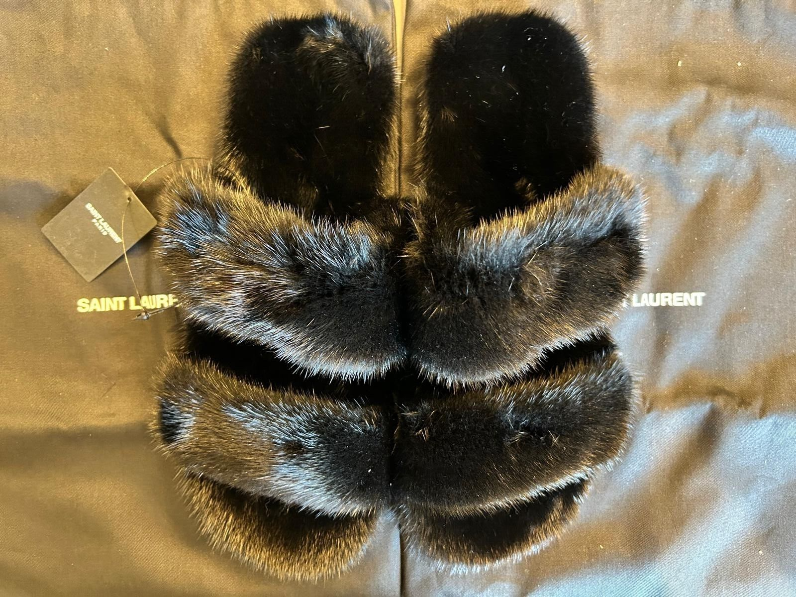 Saint Laurent Paris 'Pepe' pantofole in vera pelliccia colore nero taglia 39 5