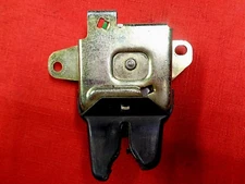 1997 1998 1999 2000 TOYOTA CAMRY TRUNK LATCH LOCK MANUAL GOLD DECK LID OEM