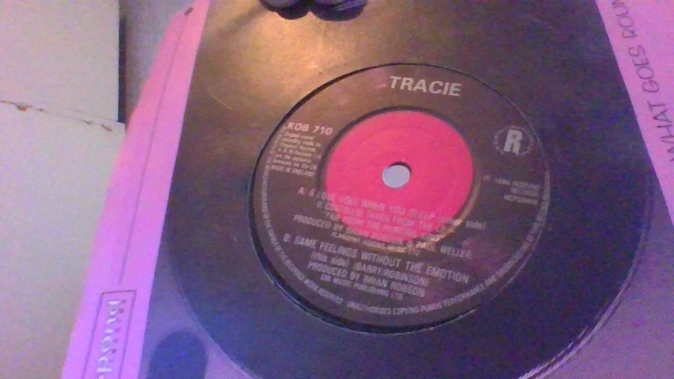 TRACIE YOUNG - I LOVE YOU WHEN YOU SLEEP   -  7"  SINGLE  -   VINYL RECORD  . - Image 2 of 3