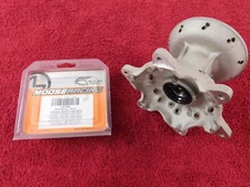 Front Wheel Hub Assy. w/New Bearings *NICE! 96-01 YZ125 YZ250 YZ426 YZ250F YZ400