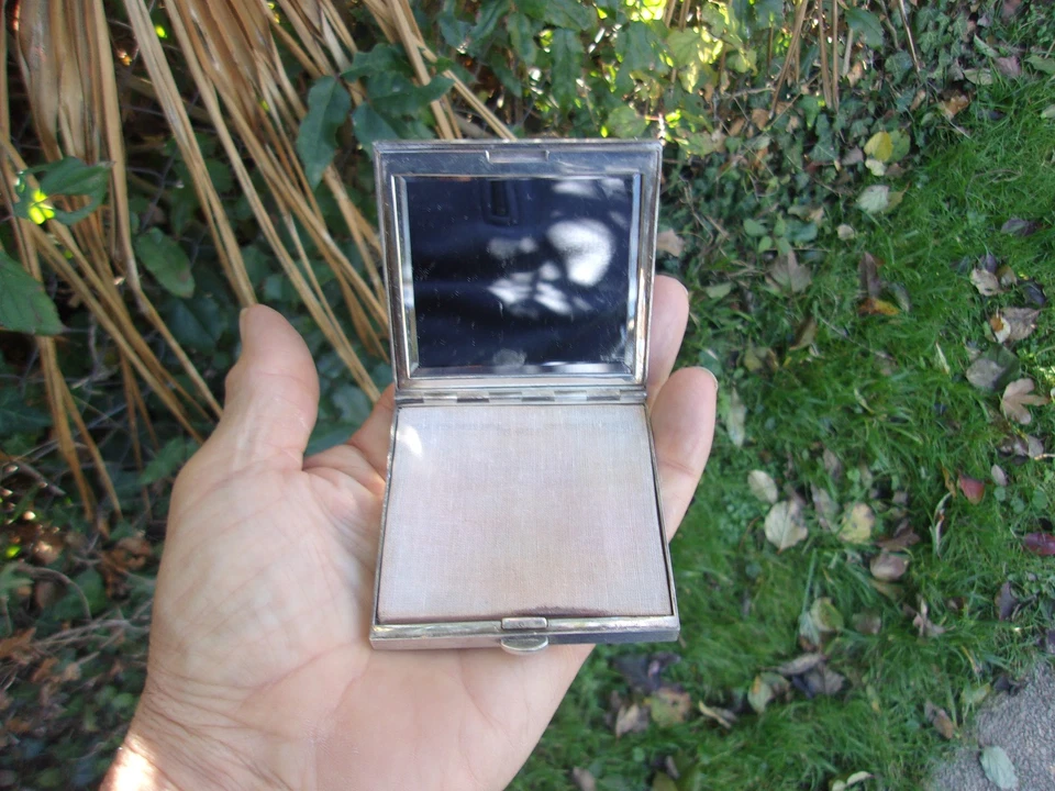 POUDRIER ANCIEN ARGENT MASSIF POINCON ORFEVRE ET MINERVE  ART DECO 120 grs - Photo 2/4