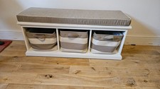 Storage bench with 3 baskets and a grey cushion