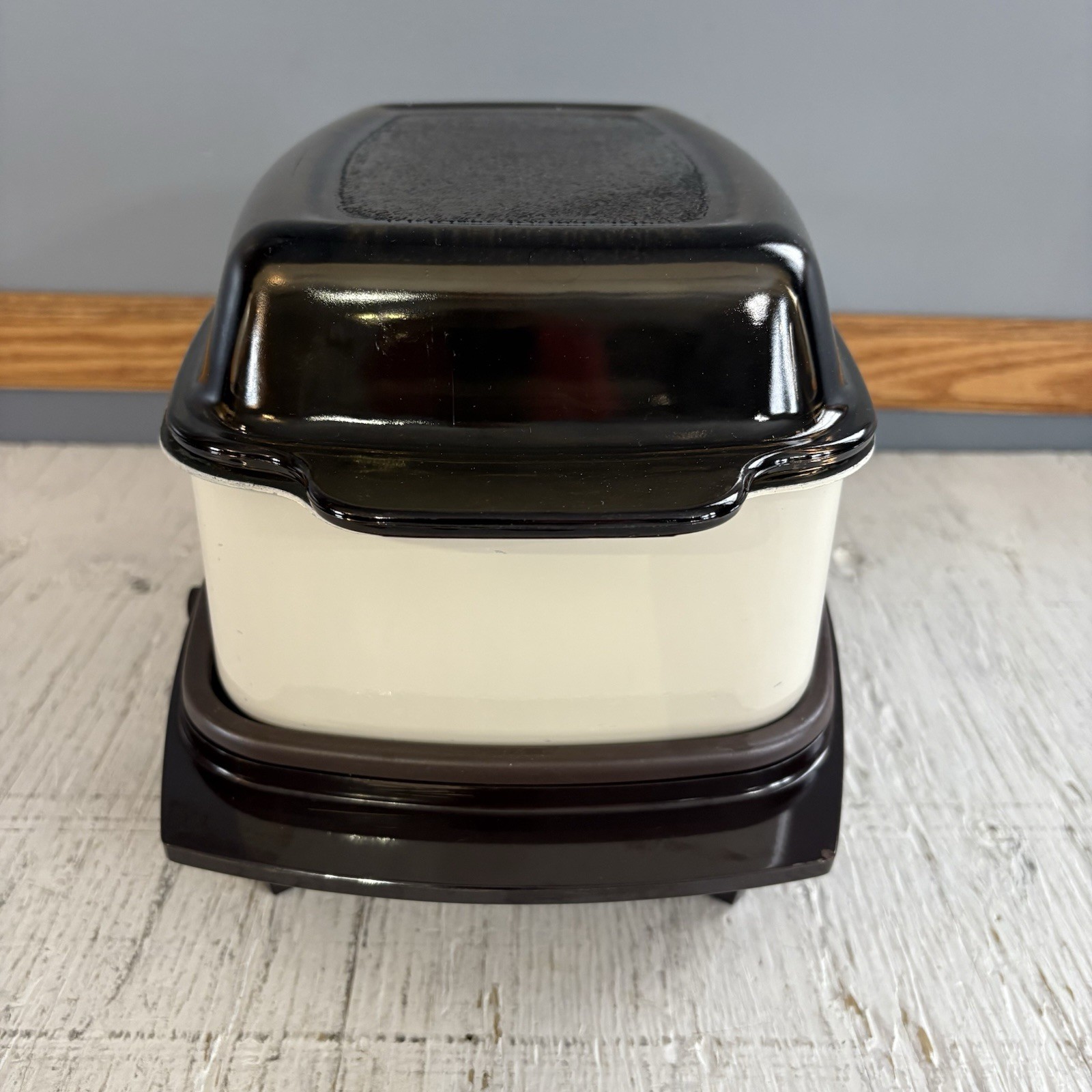 West Bend Slo Slow Cooker 84114 5 Settings 4 Quart w Amber Glass Lid 3 Lines