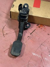 2005-2011 Toyota Tacoma Accelerator Pedal Assembly Genuine Oem Part 78120-04060 2005-2011 Toyota Tacoma Accelerator Pedal Assembly Genuine Oem Part 78120-04060