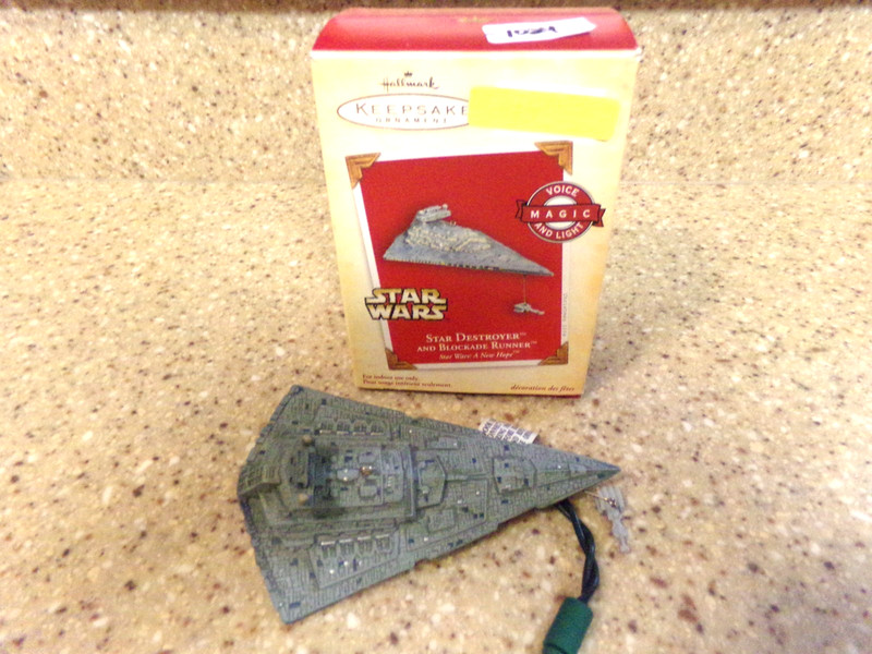 Hallmark Star Wars Destroyer Blockade Runner Ornament - Gray (QXI4064)