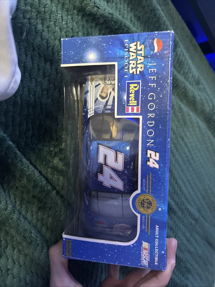 Star Wars Episode 1 Jeff Gordon 1.24 Scale Diecast Car(Revell Select) New - Image 2 of 4