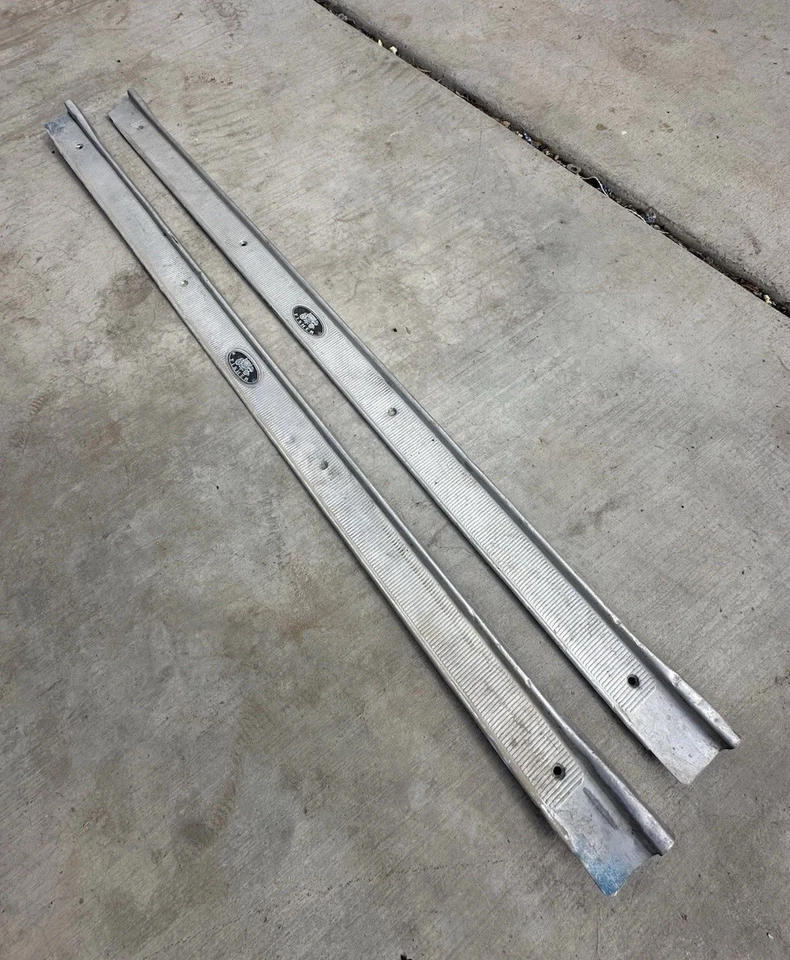 Placa de alfombra interior Chevy Impala/Bel-Air/Caprice 1965-1970 moldura original-usada Foto 3 de 4