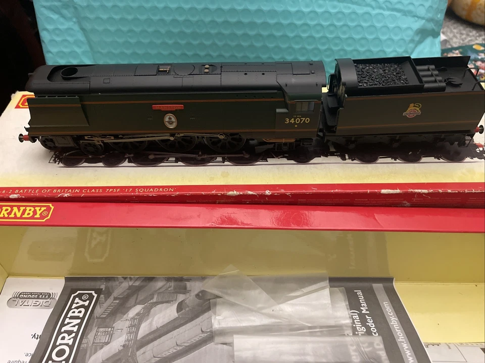 HORNBY  WEST COUNTRY/Battle Of Britain class locomotive Manston - Image 4 of 4