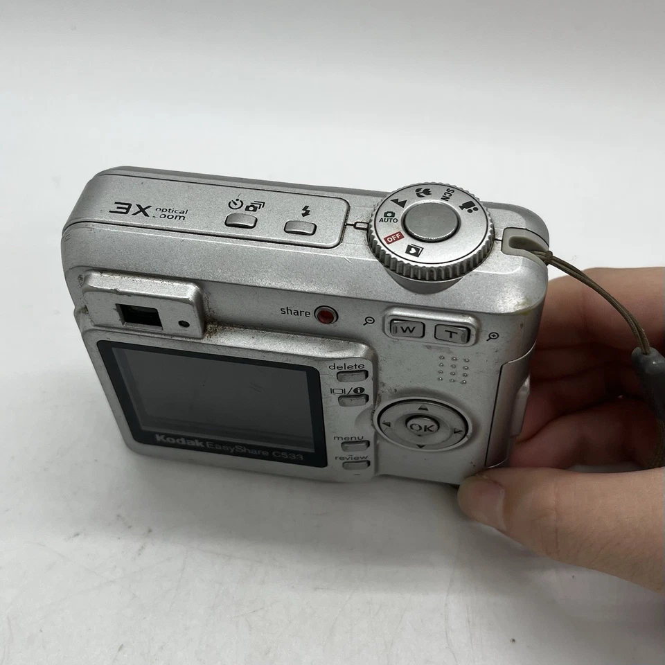 Kodak EasyShare C533 5.0MP Zoom  Digital Camera Silver For Parts Repair - Image 4 of 4