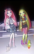 Monster High 2010 Rochelle Goyle And Venus Mcflytrap dolls