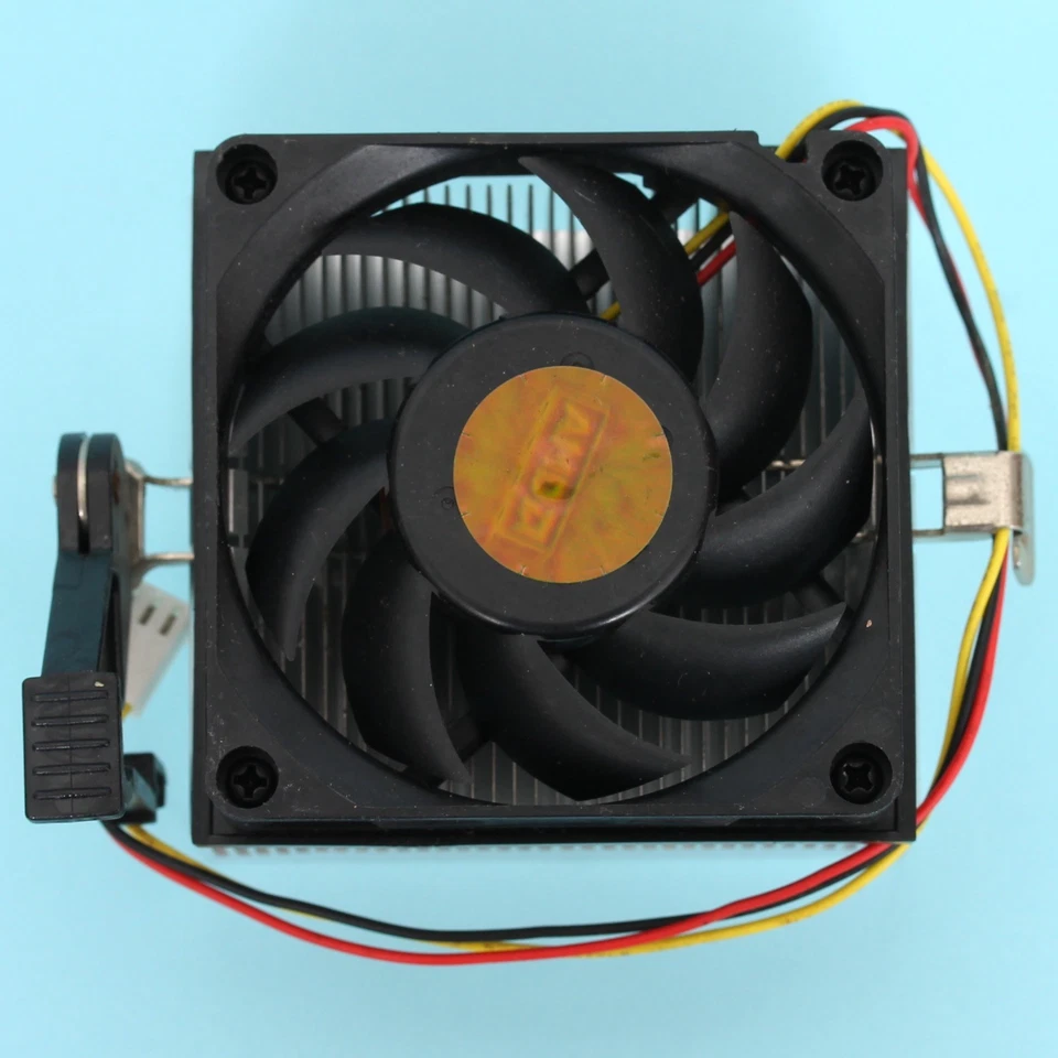 Genuine AMD Socket FM2/FM1/AM3/AM2/940/939 Heatsink and Fan w/ 3 Pin Power - Image 3 of 4