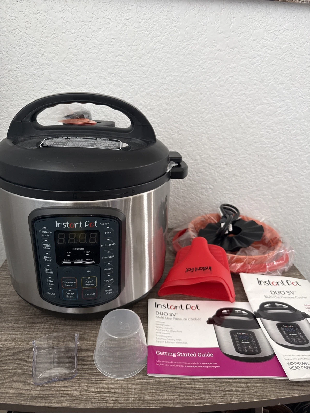 Instant Pot Duo SV 60. 6-Quart Pressure Cooker NEW With Out Box