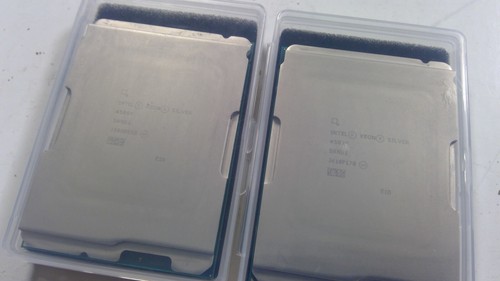 PAIR OF SRN61 Intel Xeon-Silver 4509Y 2.60 GHz 8 CORE SERVER CPU - Afbeelding 2 van 2