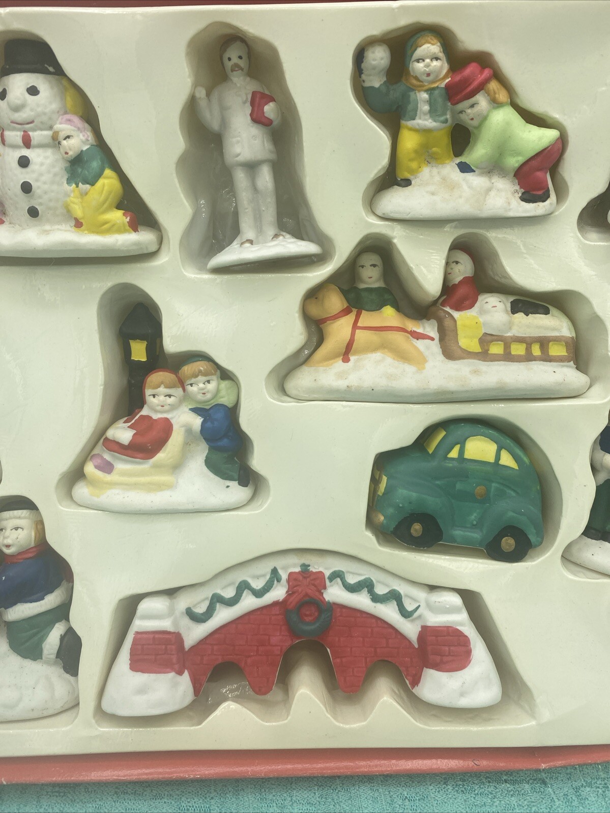 VINTAGE  SNOWFLAKE Village accessories 11 Pc Christmas Village