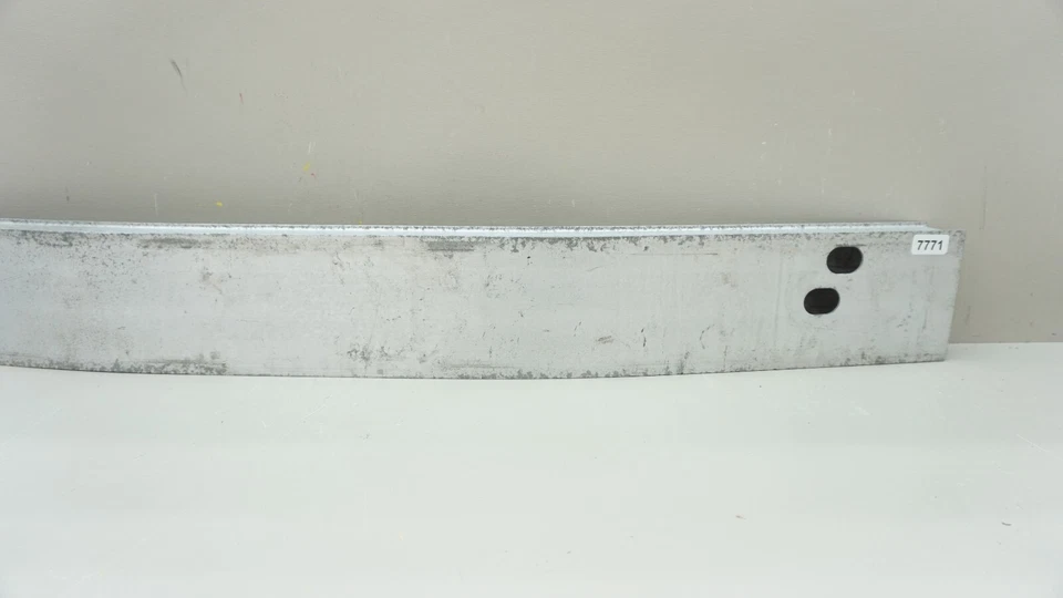 Barra de impacto de refuerzo para parachoques trasero Toyota Prius 2010-2015 OEM Foto 4 de 4