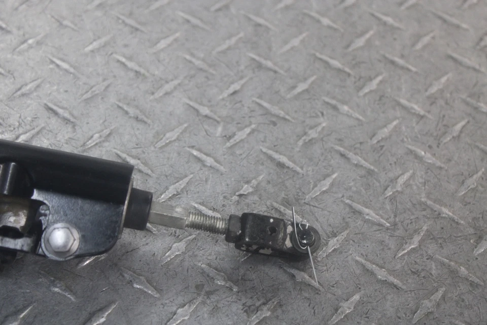 Yamaha V Star XVS1300CT 2007 Tourer freno trasero cilindro maestro 3D8-2583V-00-00 Foto 3 de 4