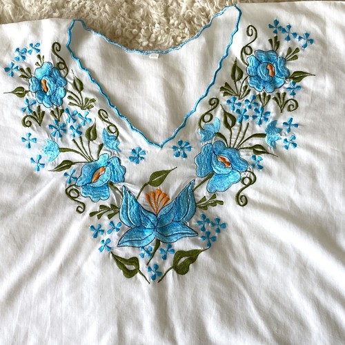 Vintage 70s Mexican embroidered top M white flutter sleeve vneck peasant boho - Picture 9 of 14