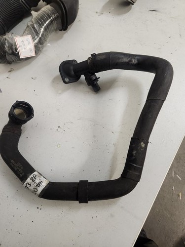 Kühlerschlauch Kühlwasserschlauch Audi A3 VW Golf Passat 1K0122051 2.0