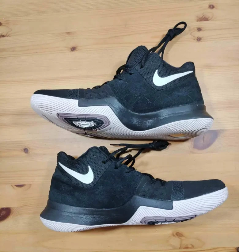 Nike Zoom Kyrie 3 Black Men's Size 11 Basketball Gym Sneakers