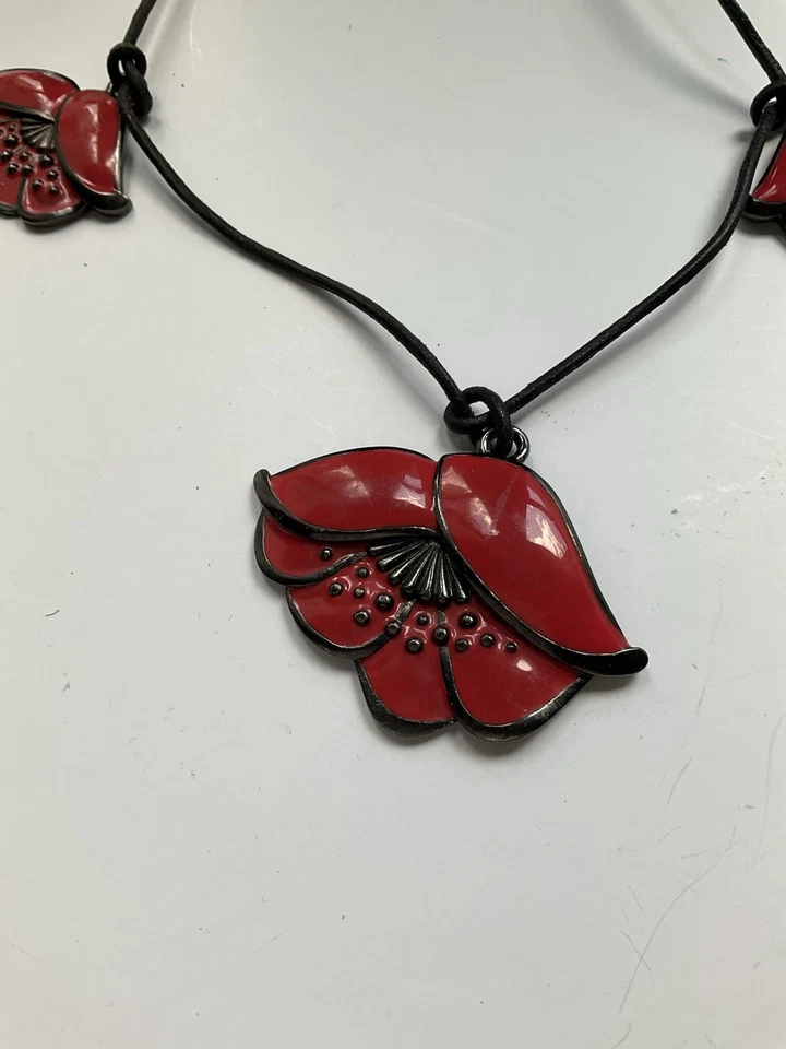 Yves Saint Laurent Accesorios Collar Flor Pasarela YSL Foto 3 de 4