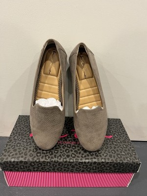 Me Too Sutton SC Desert Taupe Women s Shoes Size 6M Comfort Flats