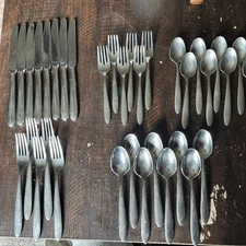Oneida SIMMER - 18/0 Stainless 35pc. Flatware Set  