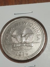 VINTAGE PAPUA NEW GUINEA 20 TOEA 1975 Coin Queen ELIZABETH II