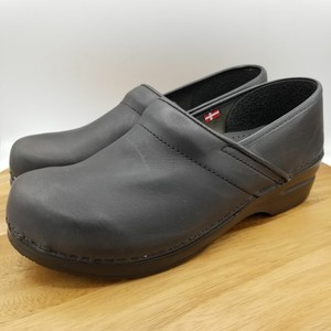 sanita closed back clogs