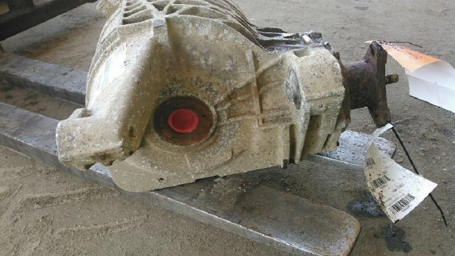 2005-2011 Cadillac STS Rear Differential Carrier Assembly 3.23 Ratio OEM  - Image 2 of 4