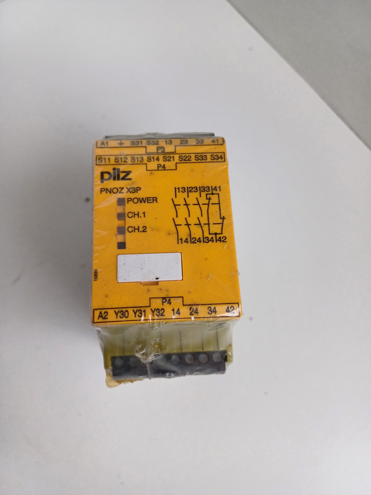 PILZ PNOZ X3P relais de sécurité 24VDC 3O 1F pour protection machine
