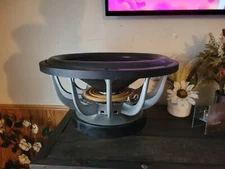 car audio subwoofers 18 Fi BTL 