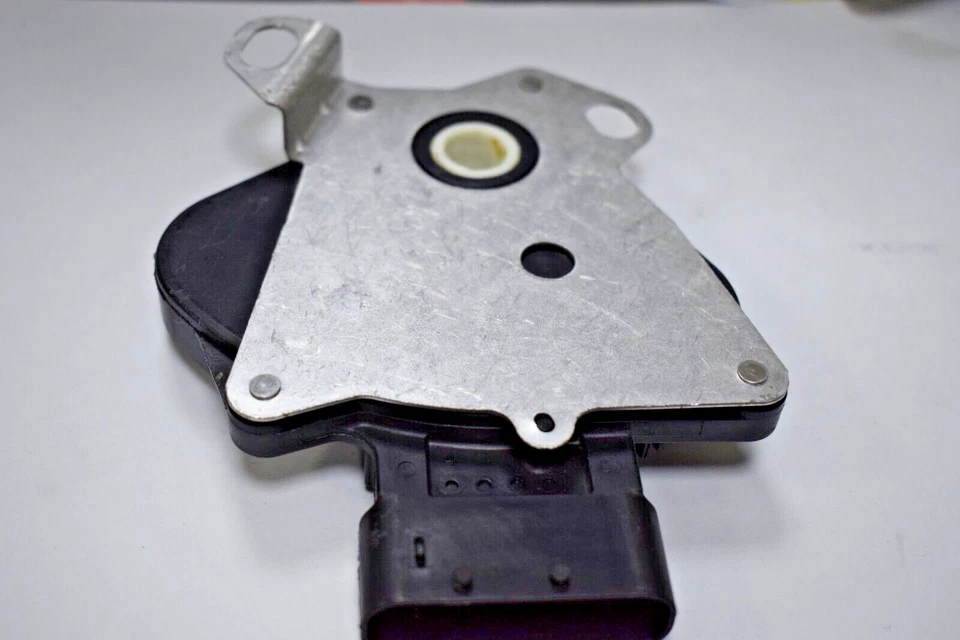 Interruptor de seguridad neutro para Chevy Olds Chevrolet Malibu Pontiac Grand Am 24219476 Foto 2 de 3