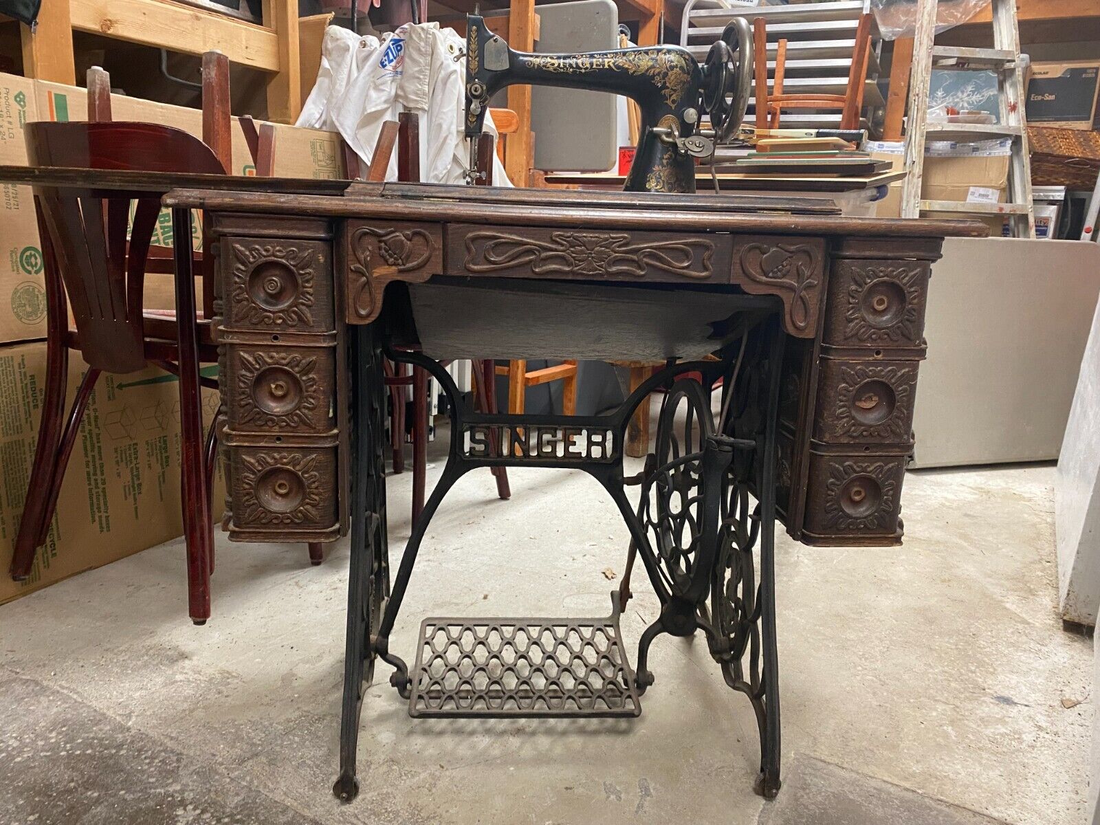 Antique Singer Sewing Machine with Wood Top & Cast Iron Base