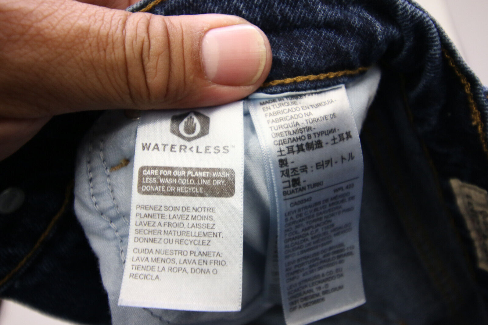Levi's Premium Jeans Womens sz 26 70s High Waist … - image 5