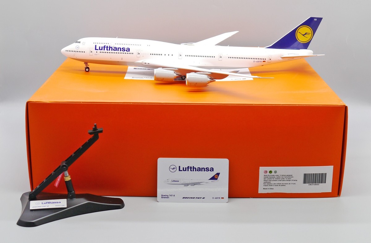 BOEING 747-8 LUFTHANSA REG: D-ABYR WITH STAND -JC WINGS EW2748003