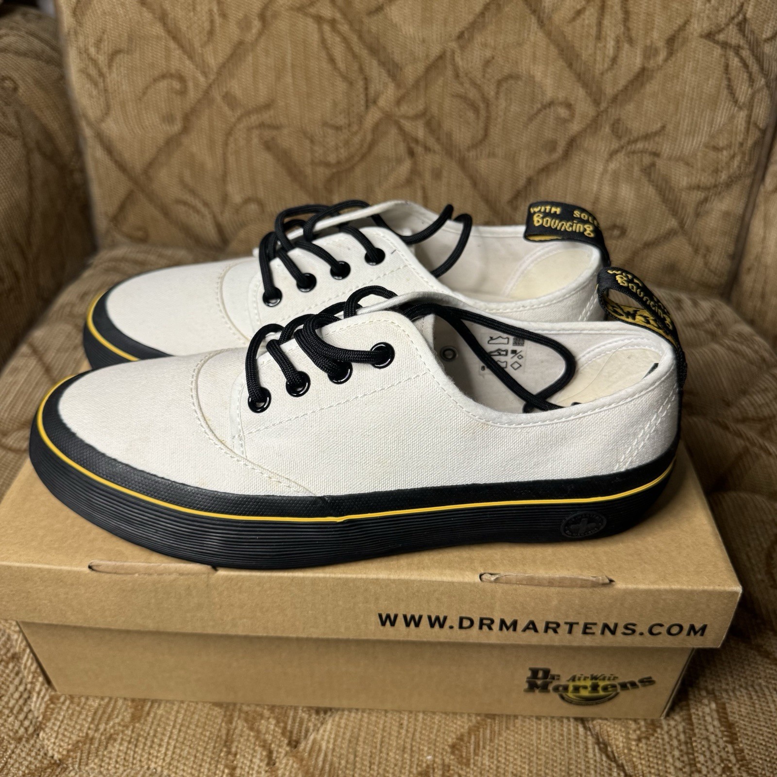 Dr Marten Jacy White Canvas Women’s US 7 UK 5 Brand New