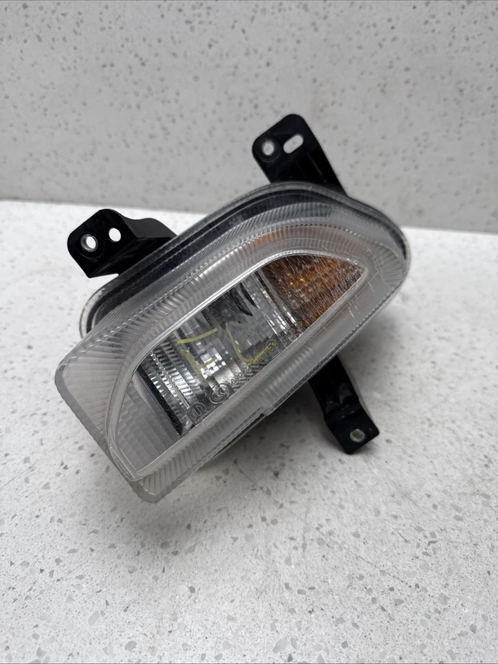 2018 JEEP RENEGADE Left SIDE FOG LIGHT OEM - Изображение 2 из 4