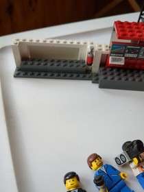 LEGO 8672 Ferrari Finish Line, Manual, Schumacher, Barrichello  100%