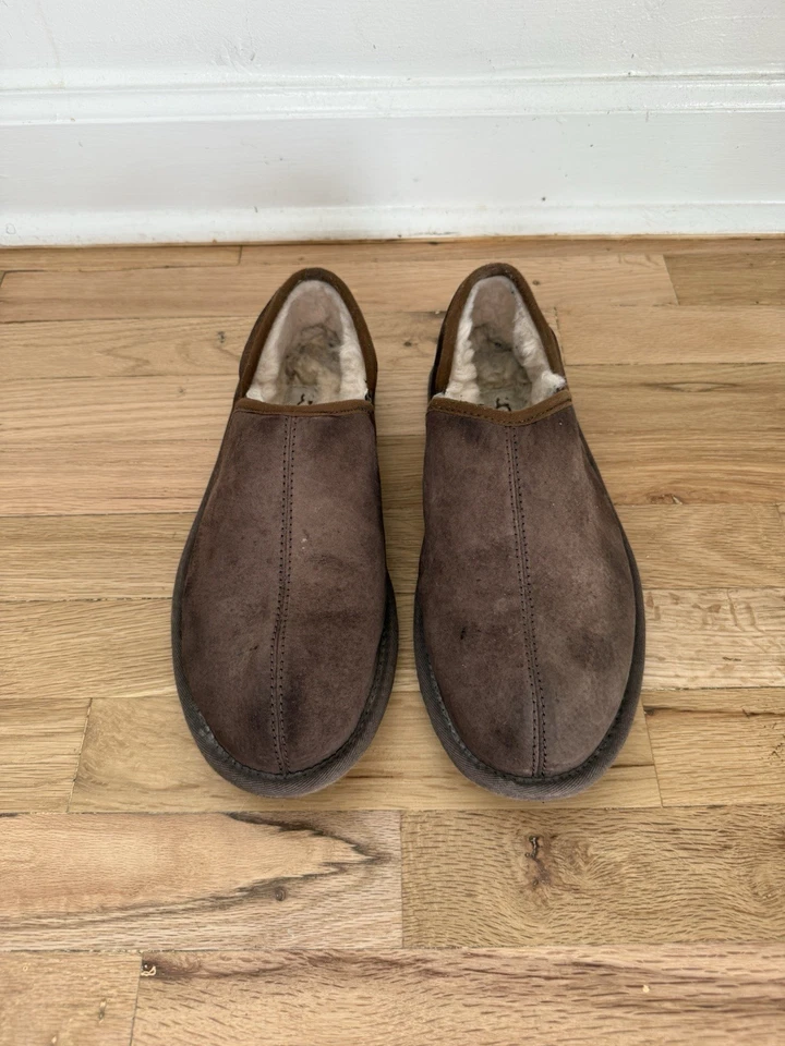 UGG Scuff Romeo II Slippers Men’s 10 Espresso Suede Shearling Lining Rubber Sole - Image 2 of 4