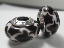 2 Pieces Black White Grey Masai Giraffe Pandora Murano Glass Charms World Cup