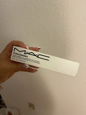 M·A·C Studio Radiance Moisturizing & Illuminating Silky Face Primer - 1 fl oz