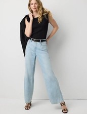 NWT White House Black Market WHBM Mid Rise Wide Leg Featherweight Jean