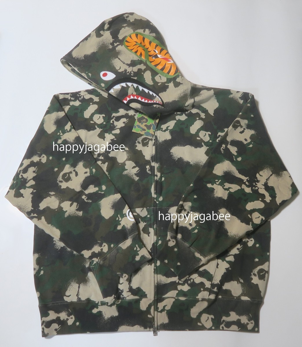 A BATHNIG APE Men's MAP CAMO SHARK RELAXED FIT FULL ZIP