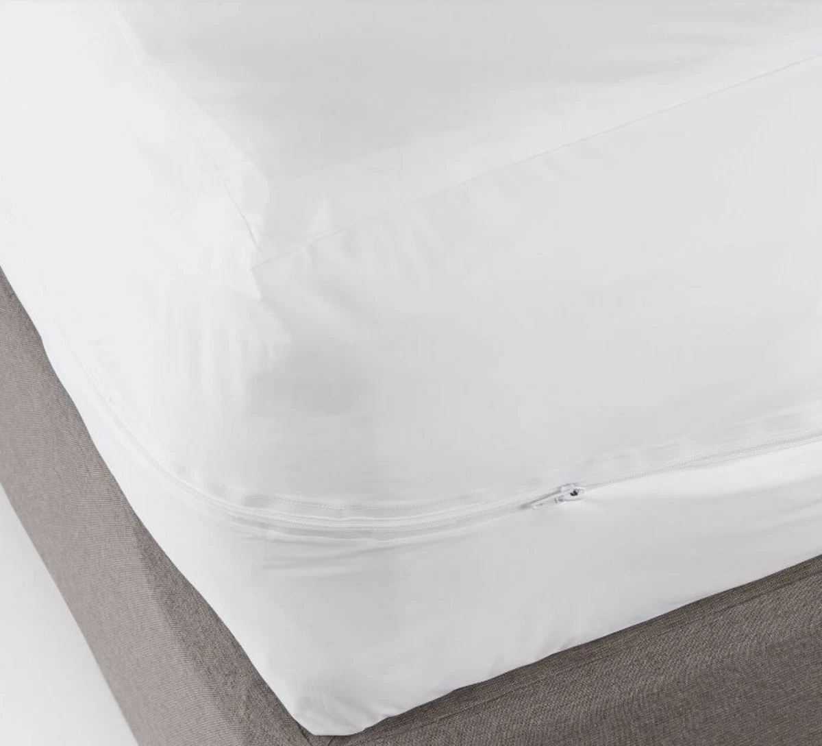 Room essentials hotsell waterproof mattress pad